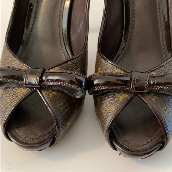 Louis Vuitton - Picture 7 of 9